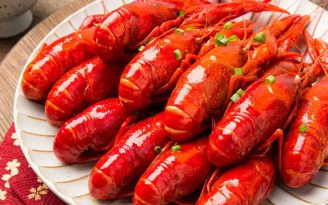 “Flavor-Packed Garlic Crawfish – Fully Cooked, Ready to Devour”